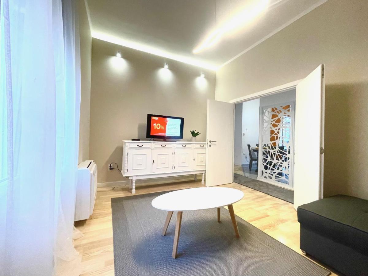 Skadarlija Bohemian Apartment เบลเกรด ภายนอก รูปภาพ