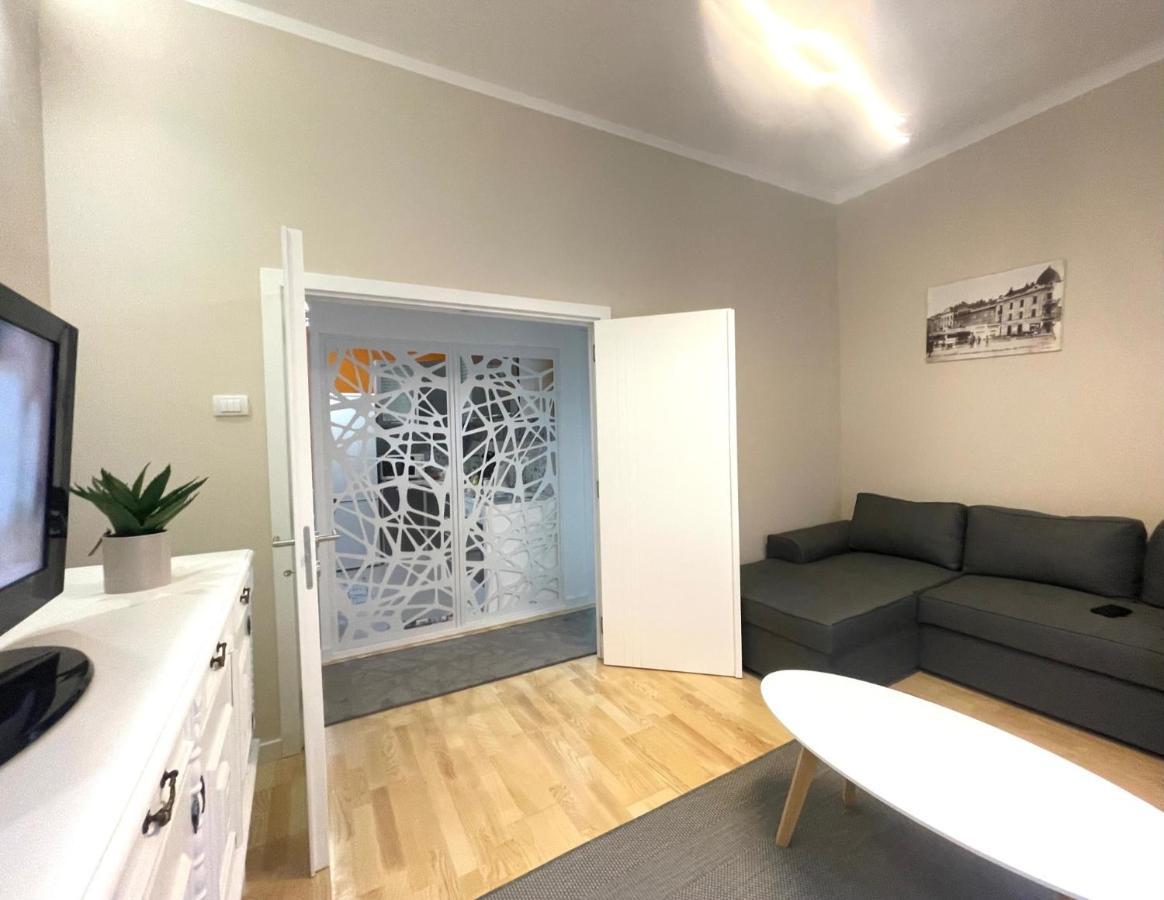 Skadarlija Bohemian Apartment เบลเกรด ภายนอก รูปภาพ